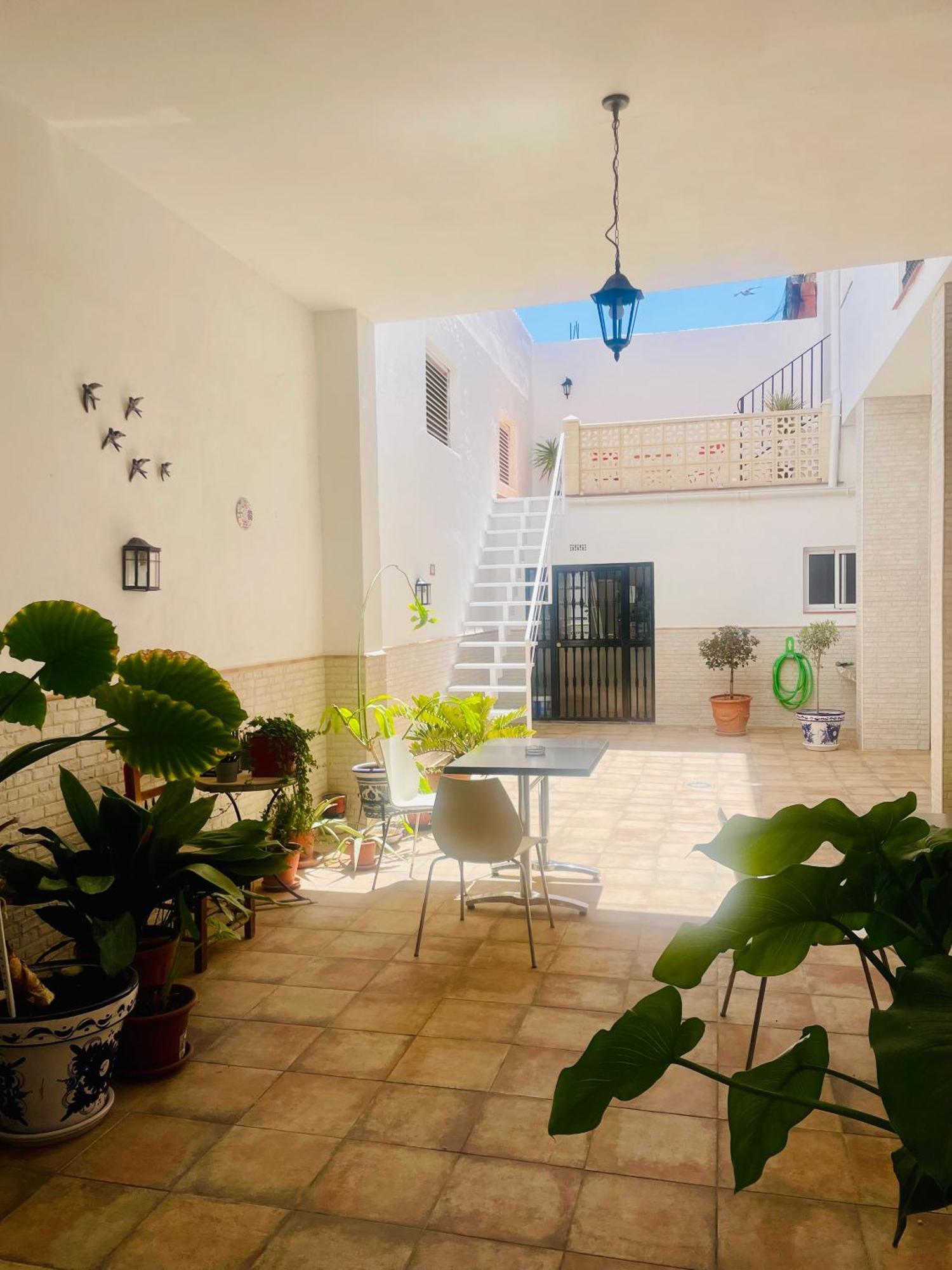 Patio De Barberos 2 *